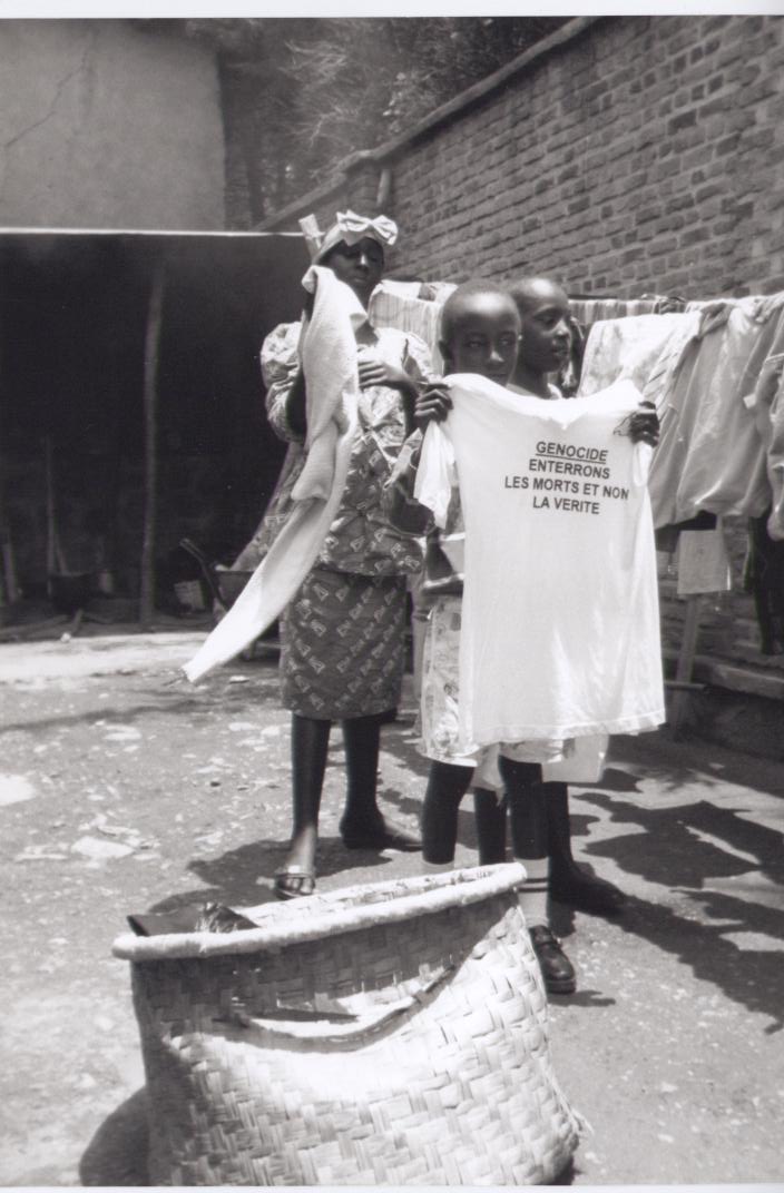 Une Republique Devenue Folle: Rwanda 1894-1994 [1995]
